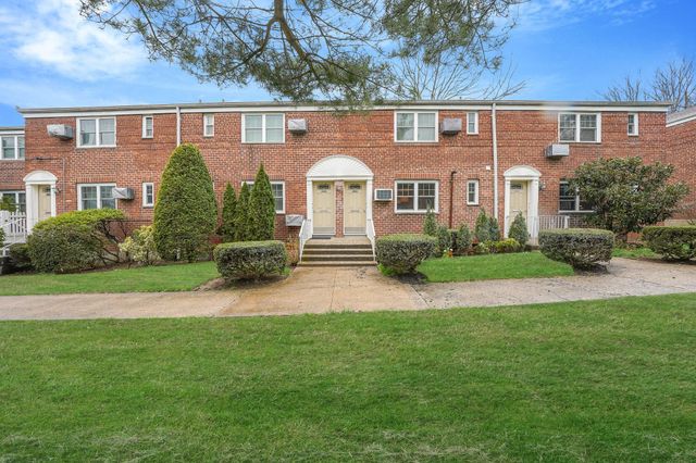 22918 Kingsbury Ave # A, Bayside, NY 11364