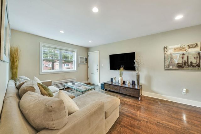 22918 Kingsbury Ave # A, Bayside, NY 11364
