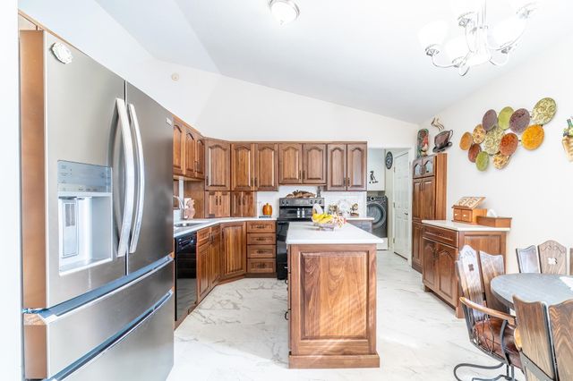 7529 Frontier Avenue, Fort Wayne, IN 46835