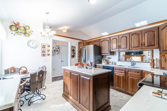 7529 Frontier Avenue, Fort Wayne, IN 46835