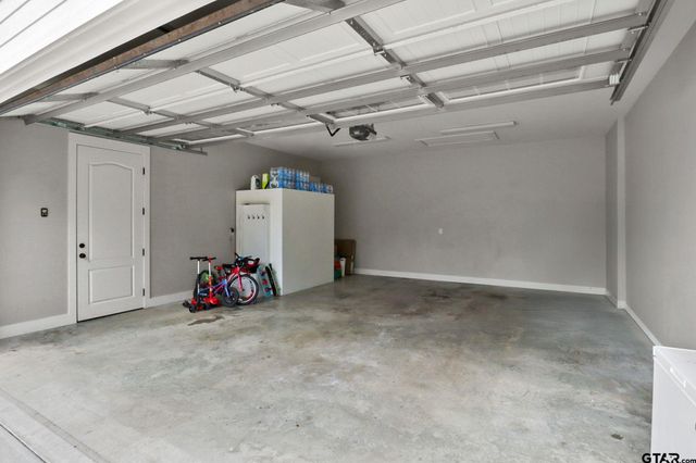 22302 County Road 422, Lindale, TX 75771