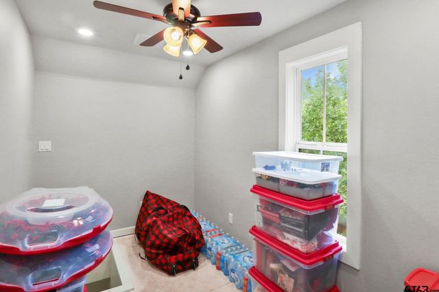 22302 County Road 422, Lindale, TX 75771