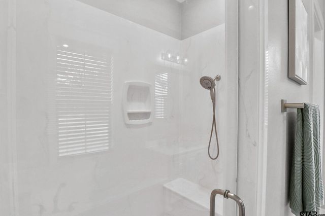 22302 County Road 422, Lindale, TX 75771