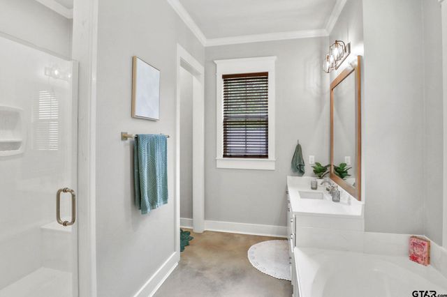 22302 County Road 422, Lindale, TX 75771