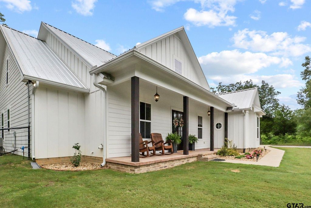 22302 County Road 422, Lindale, TX 75771