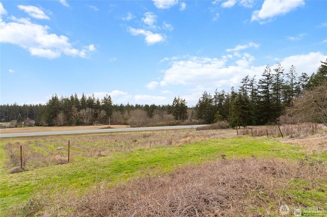486 W Henni Road, Oak Harbor, WA 98277