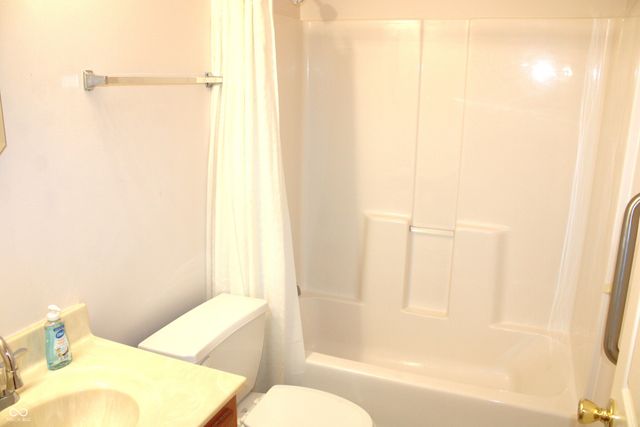 8034 Crystal Court, Avon, IN 46123