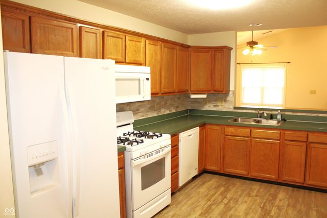 8034 Crystal Court, Avon, IN 46123