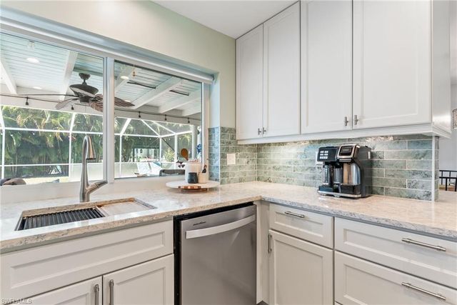 2025 SE 39th ST, Cape Coral, FL 33904