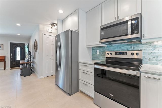 2025 SE 39th ST, Cape Coral, FL 33904