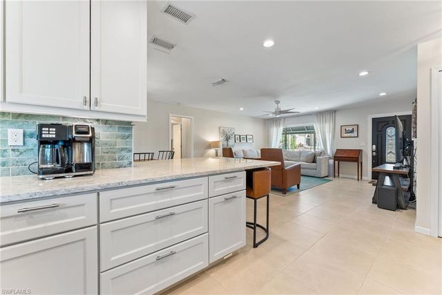 2025 SE 39th ST, Cape Coral, FL 33904
