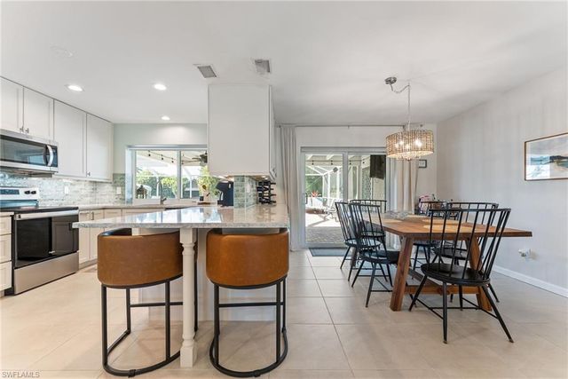 2025 SE 39th ST, Cape Coral, FL 33904