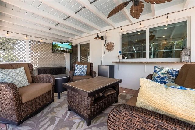 2025 SE 39th ST, Cape Coral, FL 33904