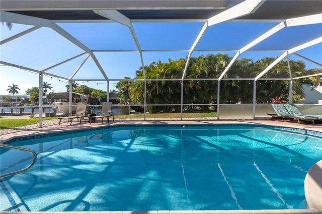 2025 SE 39th ST, Cape Coral, FL 33904
