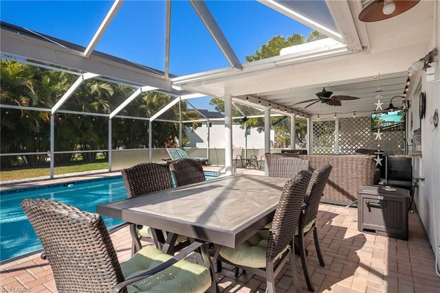 2025 SE 39th ST, Cape Coral, FL 33904