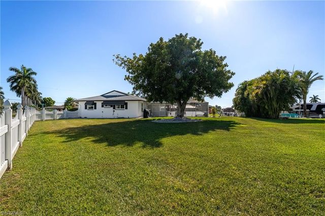 2025 SE 39th ST, Cape Coral, FL 33904