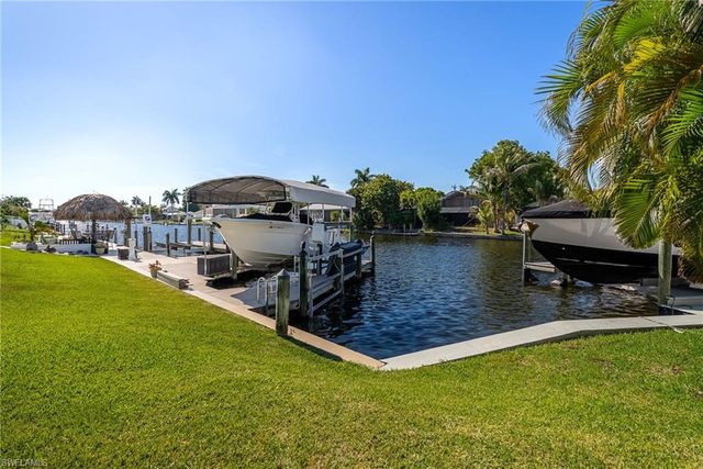 2025 SE 39th ST, Cape Coral, FL 33904