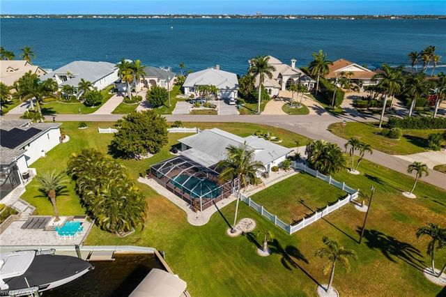 2025 SE 39th ST, Cape Coral, FL 33904