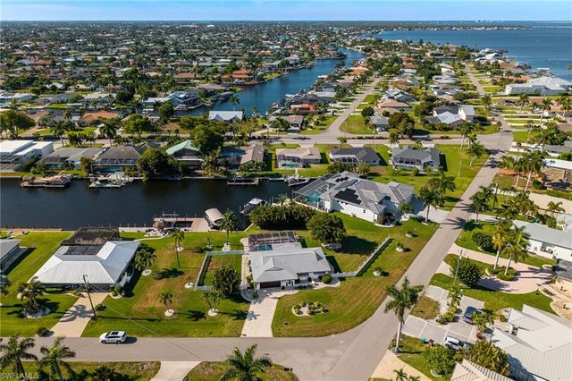 2025 SE 39th ST, Cape Coral, FL 33904