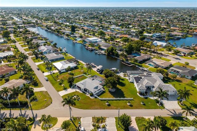 2025 SE 39th ST, Cape Coral, FL 33904