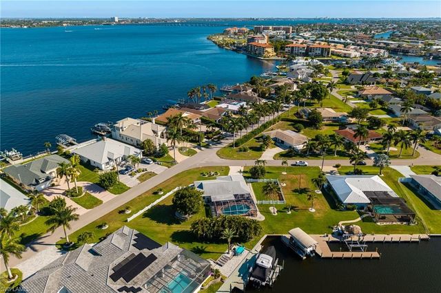 2025 SE 39th ST, Cape Coral, FL 33904
