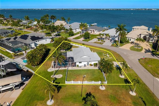 2025 SE 39th ST, Cape Coral, FL 33904