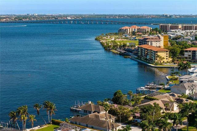 2025 SE 39th ST, Cape Coral, FL 33904