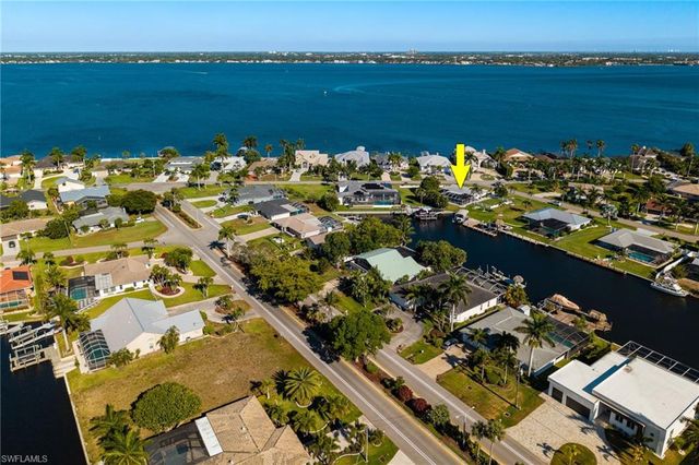 2025 SE 39th ST, Cape Coral, FL 33904