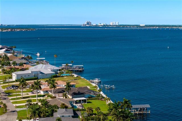 2025 SE 39th ST, Cape Coral, FL 33904
