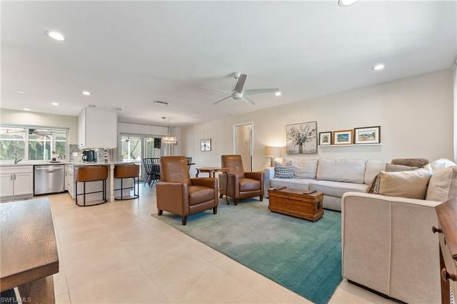 2025 SE 39th ST, Cape Coral, FL 33904
