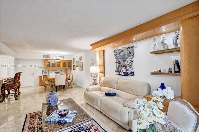 3600 Mystic Pointe Dr 311, Aventura, FL 33180