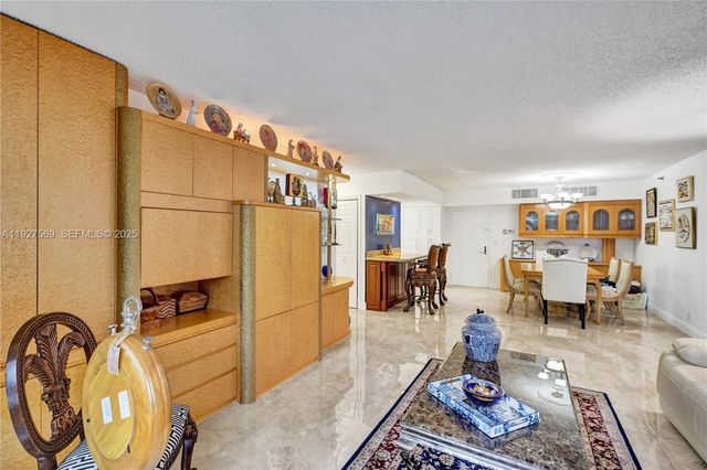 3600 Mystic Pointe Dr 311, Aventura, FL 33180