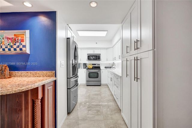 3600 Mystic Pointe Dr 311, Aventura, FL 33180