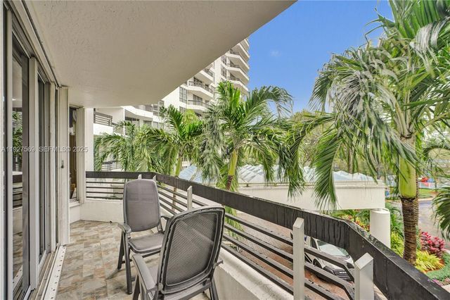 3600 Mystic Pointe Dr 311, Aventura, FL 33180