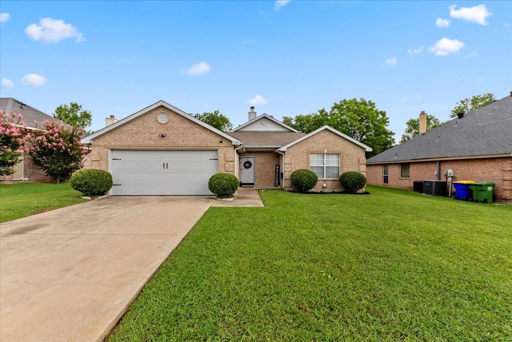 709 Grandview Avenue, Seagoville, TX 75159