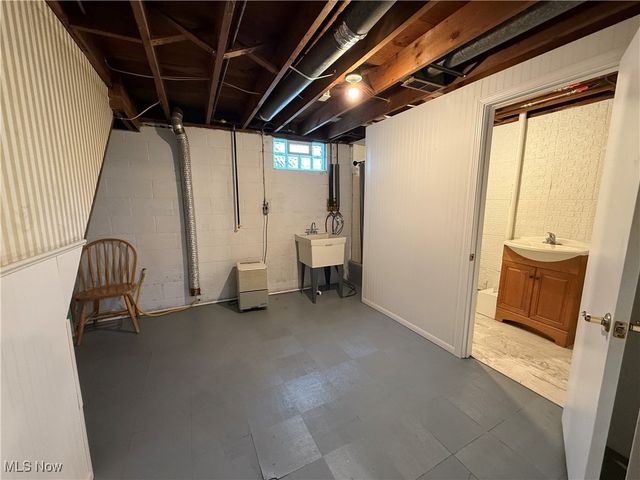 486 Frazier Avenue, Akron, OH 44305