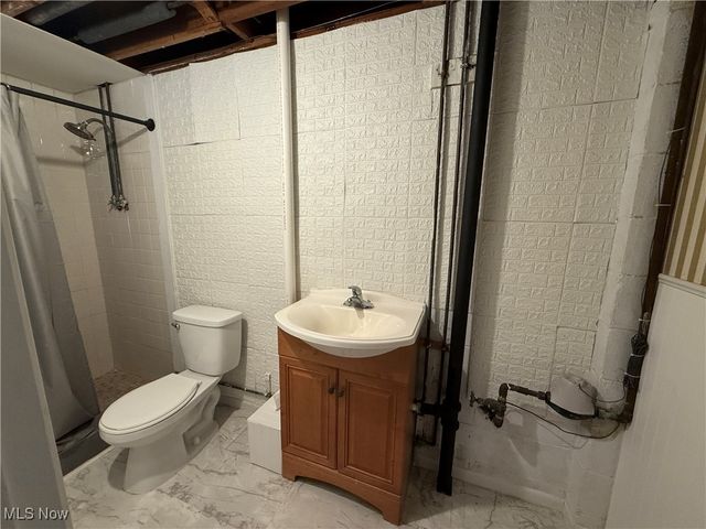 486 Frazier Avenue, Akron, OH 44305