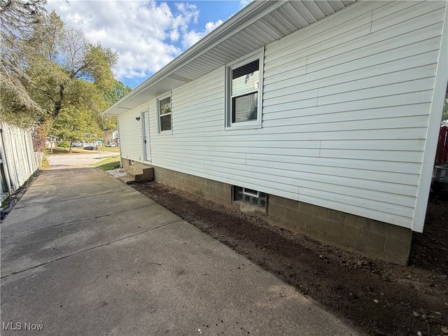 486 Frazier Avenue, Akron, OH 44305