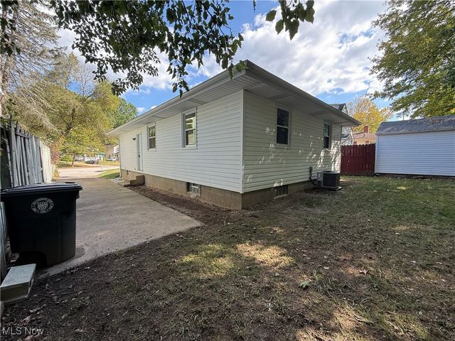 486 Frazier Avenue, Akron, OH 44305