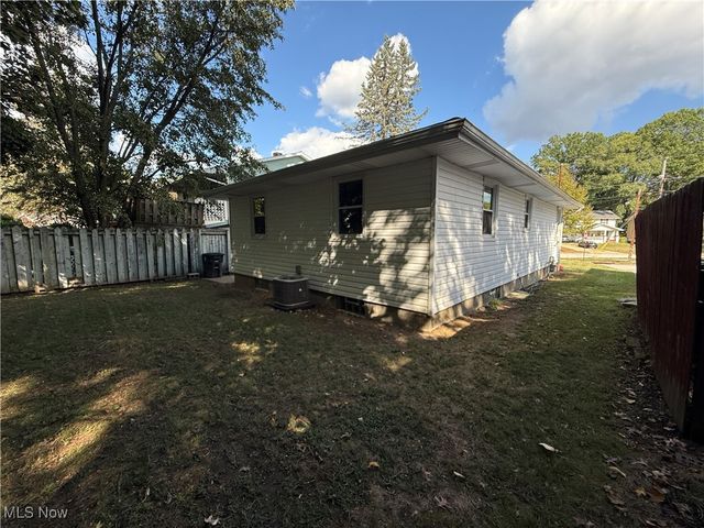 486 Frazier Avenue, Akron, OH 44305