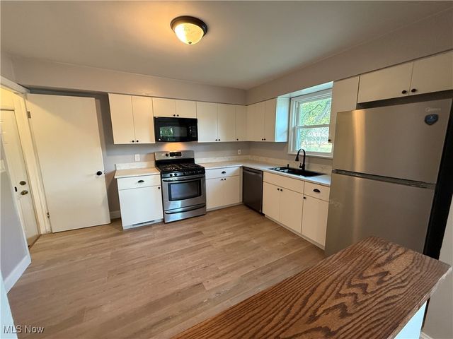 486 Frazier Avenue, Akron, OH 44305