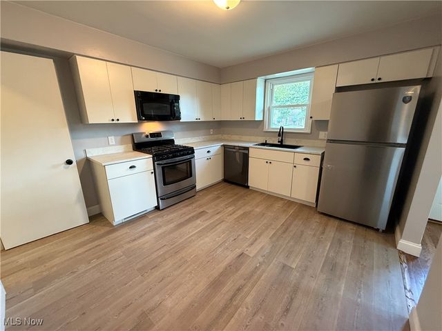 486 Frazier Avenue, Akron, OH 44305