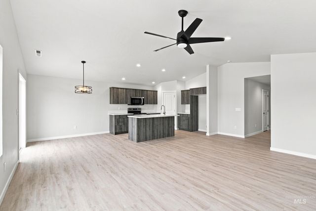 4405 Hewitt St, Caldwell, ID 83605