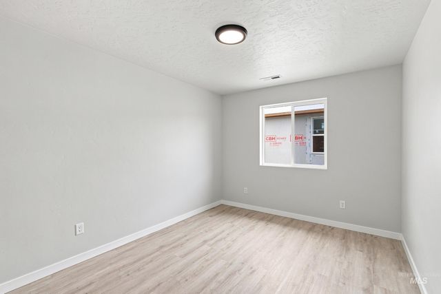 4405 Hewitt St, Caldwell, ID 83605
