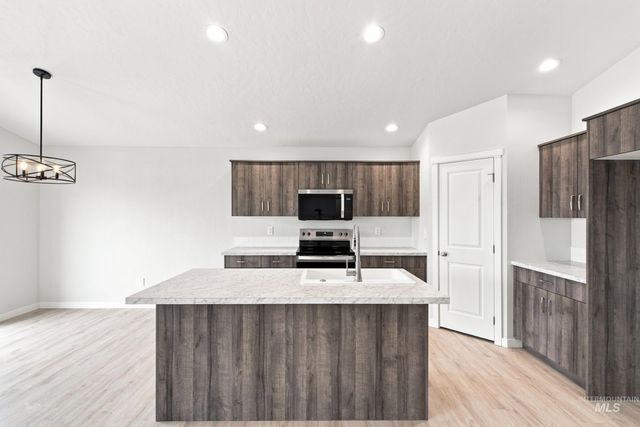 4405 Hewitt St, Caldwell, ID 83605