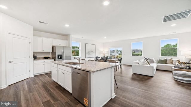 17423 RIVERSIDE DR, Ruther Glen, VA 22546