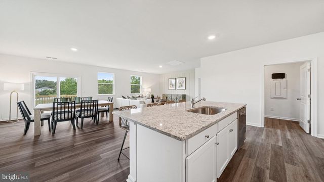 17423 RIVERSIDE DR, Ruther Glen, VA 22546