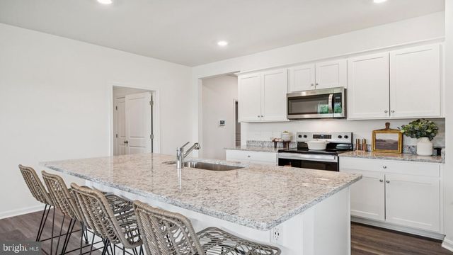 17423 RIVERSIDE DR, Ruther Glen, VA 22546