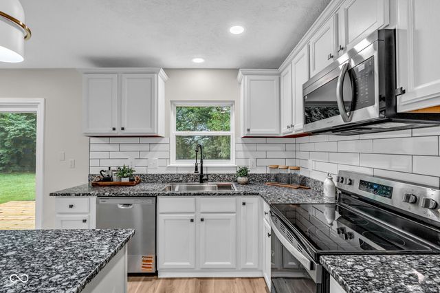 6903 Bretton Wood Drive, Indianapolis, IN 46268
