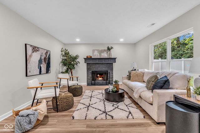 6903 Bretton Wood Drive, Indianapolis, IN 46268